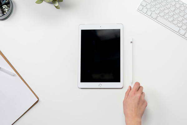 ?AI未來(lái)趨勢(shì)：技術(shù)突破、應(yīng)用拓展與社會(huì)影響深化?